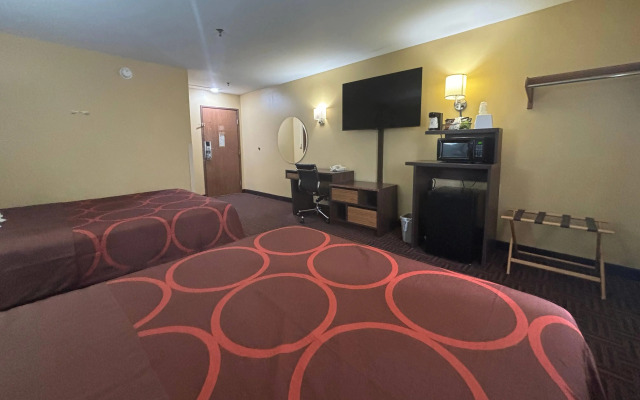 Super 8 by Wyndham Peoria