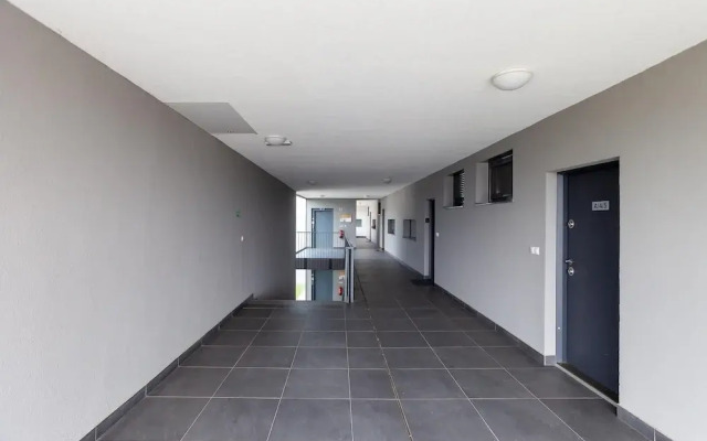 Lakefront Elegant Condo Lela