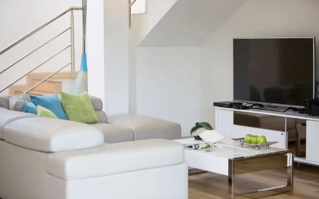 Beachside villa Mojito