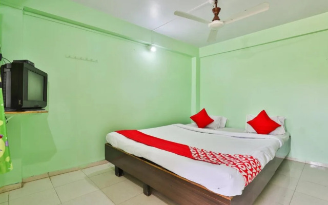 Hotel Silver By OYO Rooms