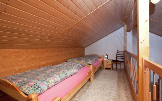 Cozy Holiday Home with Garden in Gees