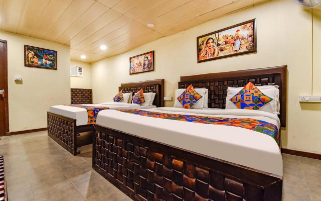 Royal Garden Retreat