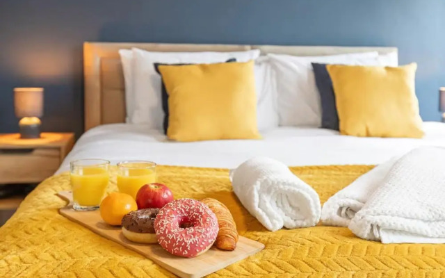 Sleeps 6 - Fast Wifi - Parking