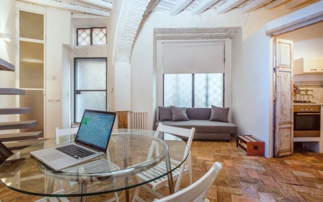 Charming 2 bed Flat in the Heart of Rome