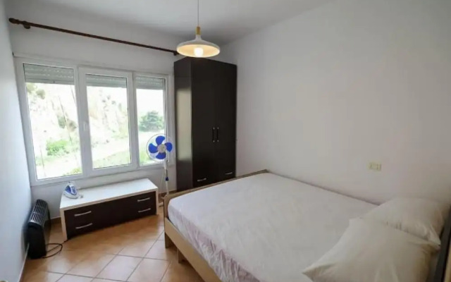 Tirent Apartment -Cozy 1-Bedroom Stay at Shkëmbi i Kavajës 2