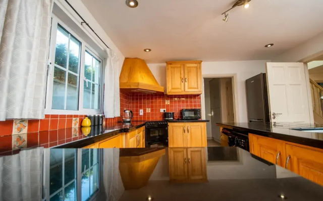 Bradog House - Beautiful 4 Bedroom House in Central Bundoran