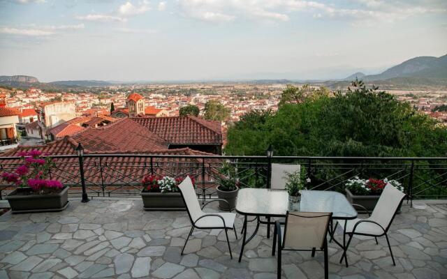 Under the rocks meteora panoramic view villa