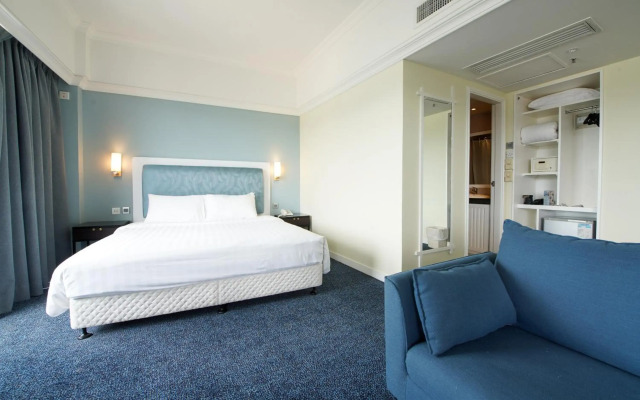 Warwick Hotel