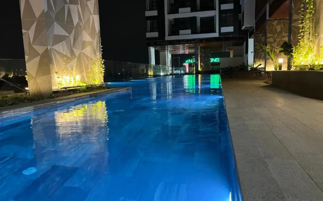 The Emerald Golf View Apartment