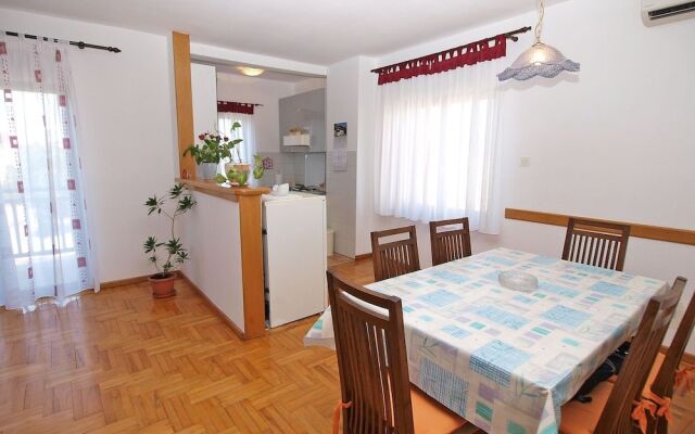 Apartment 914