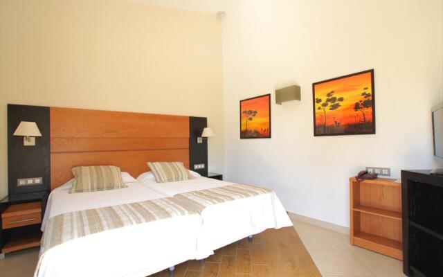 HL Miraflor Suites
