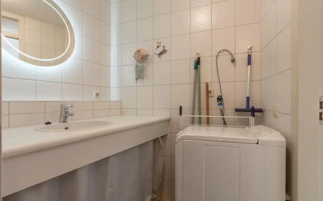 Holiday Apartment Opposite the Beach