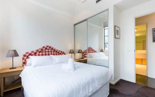 CYNTHIA, 2BDR Melbourne Apartment