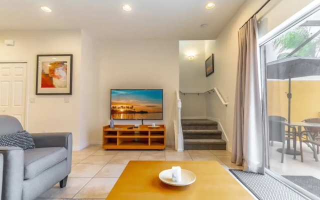 3027 Encantada