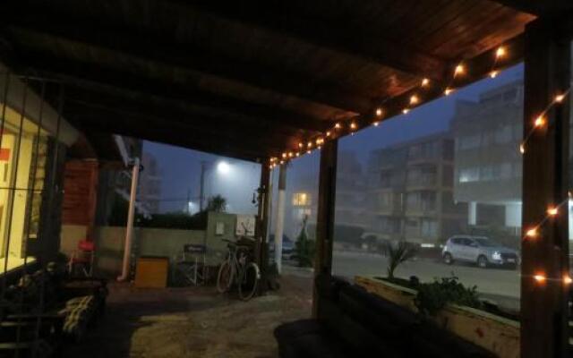 De la Costa Hostel