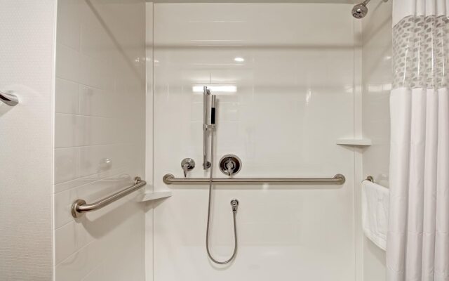 Hampton Inn & Suites Detroit/Troy
