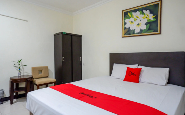 RedDoorz Plus @ Hotel Asih UNY