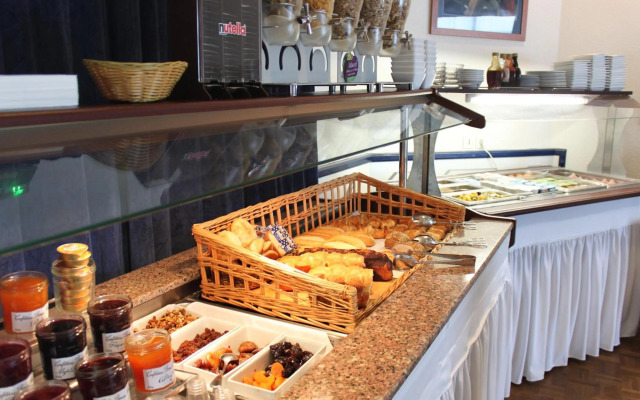 Kyriad Direct Rennes Ouest