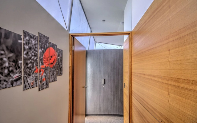 Freycinet Beach Apartments