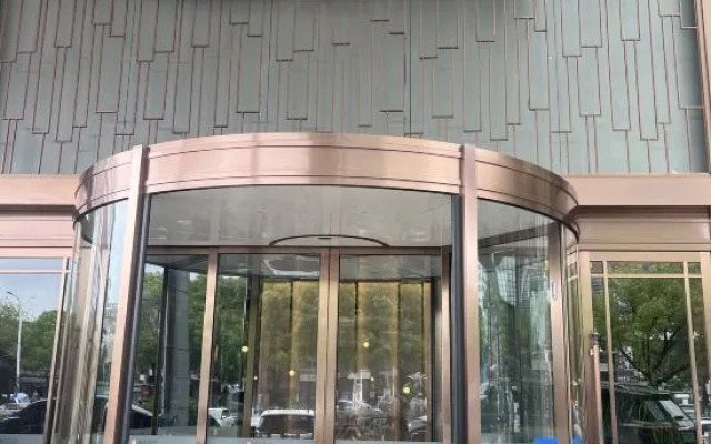Rezen Dong Hotel