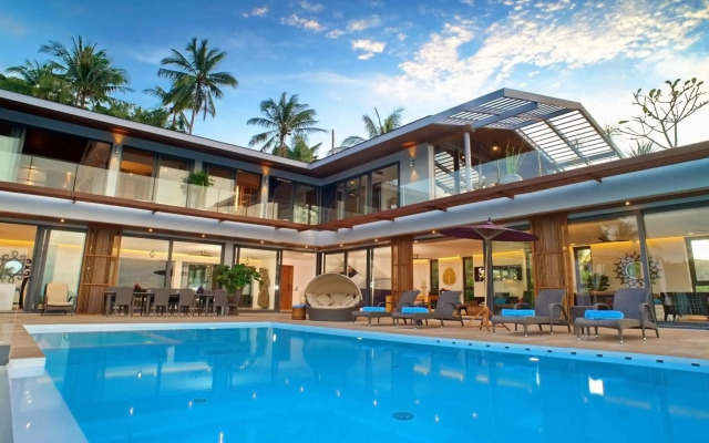 Luxury Villa Crystal Blue