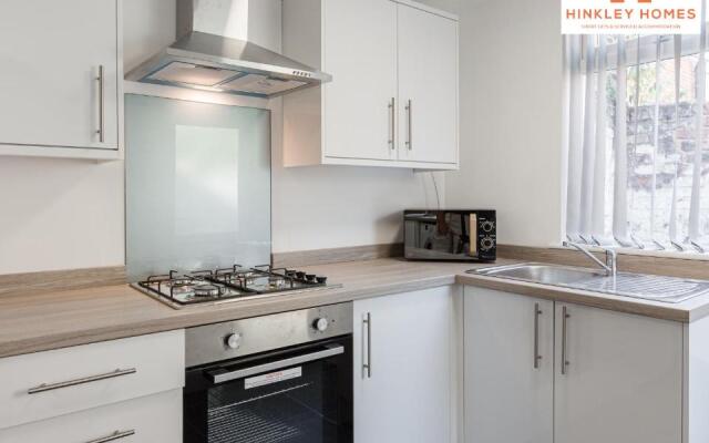 New Immaculate 5bed - Parking - City Links - 5 By Hinkley Homes Short Lets & Serviced Accommodation