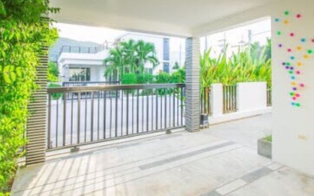 Happy-Home Pool Villa