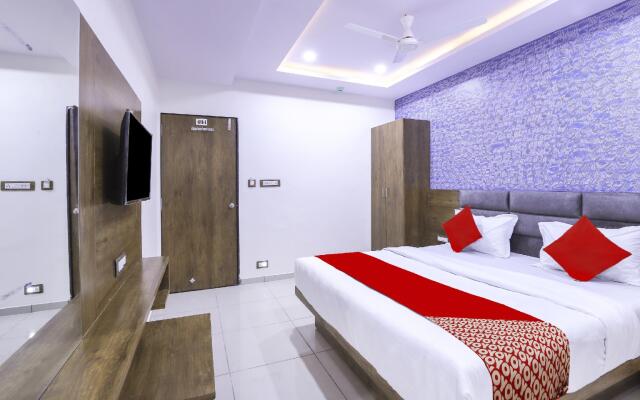 Oyo Vad180 Hotel Shree Pashupati Regency