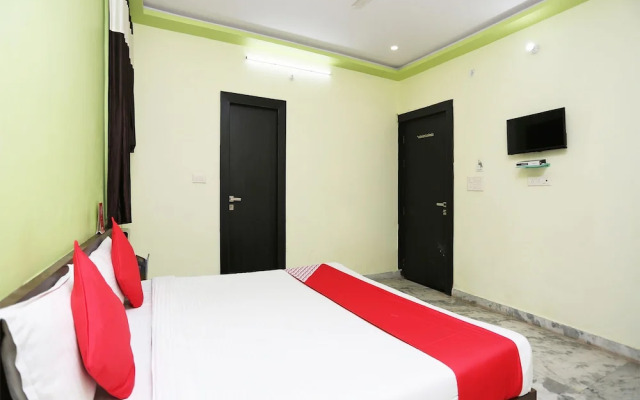 OYO 27686 Hotel Chandra Garden