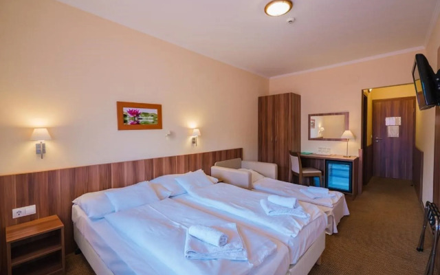 Balaton Colors Beach Hotel