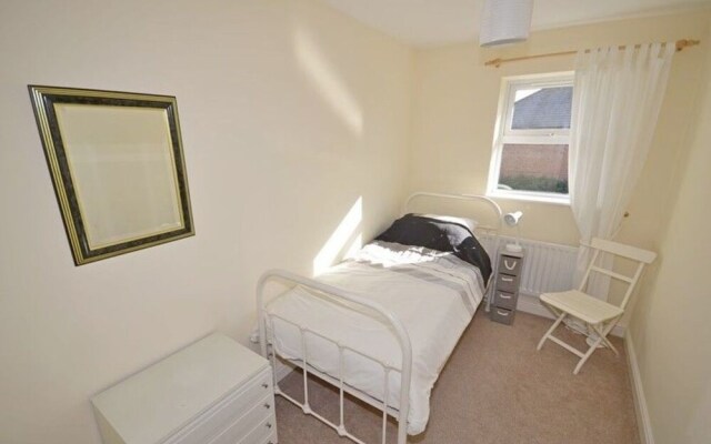 Stride Close , Chichester 415071