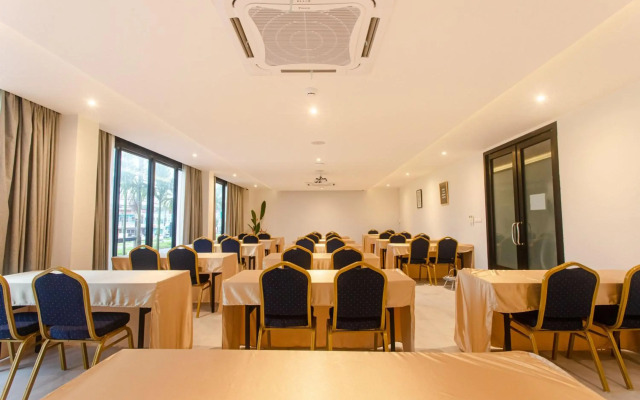 Tour De Phuket Hotel
