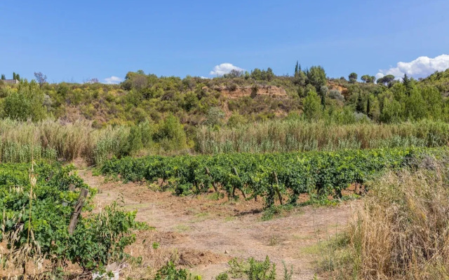Villa in St Denis With Private Pool & Pyrenees View