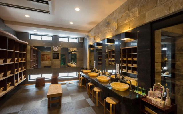 Awara Grand Hotel