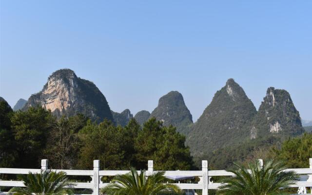 Yangshuo Mountain Top Retreat