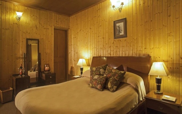 Nedous Hotel