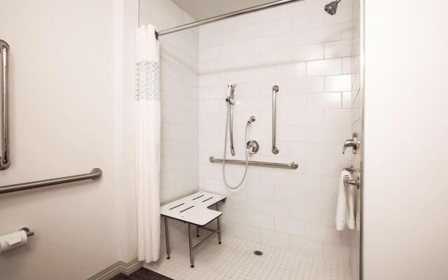 Hampton Inn And Suites Camarillo