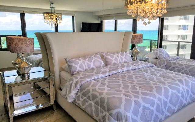 Alexander 802 3 Bedroom Apts by RedAwning