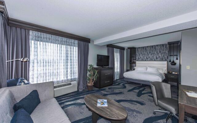 DoubleTree by Hilton North Charleston - Convention Center