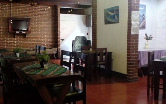 Hostel y Restaurante Casa Jacaranda