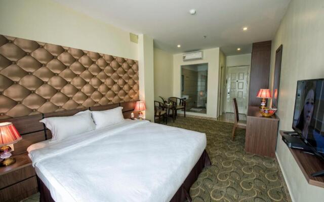 3Mg Lakeside Hotel