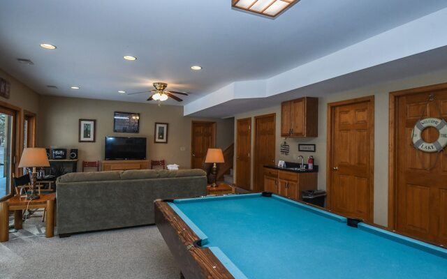 Lake House 4 Bedroom House