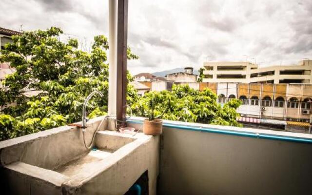 Baan Ha Guest House