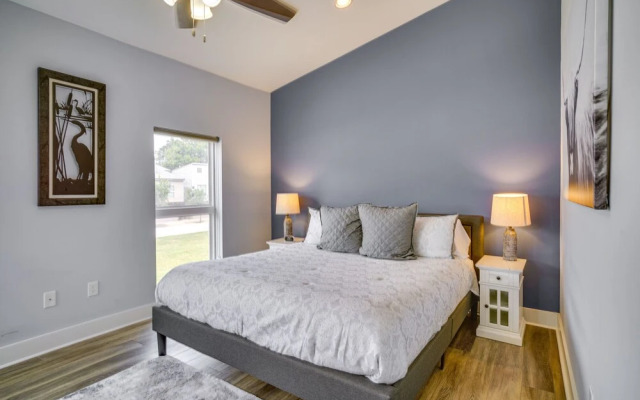 Vibrant Lafayette Townhouse ~ 5 Mi to Downtown!