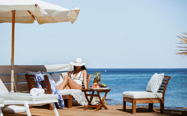 Beachfront Villa Diamond with a heated pool