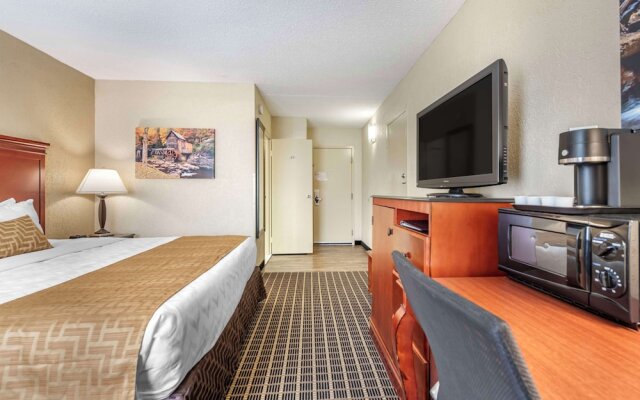 Best Western Plus Bridgeport Inn