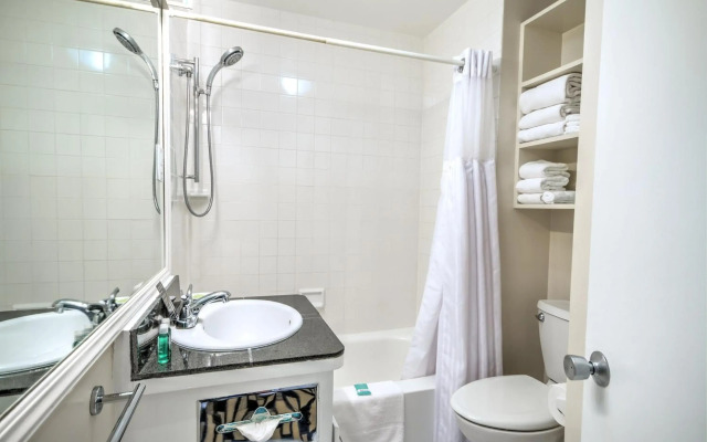 Suites At Fishermans Wharf