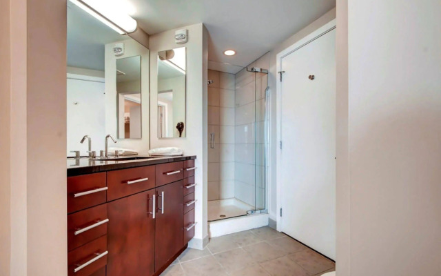 Global Luxury Suites at the National Mall