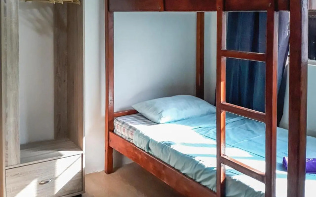 Step In Lodge - Hostel