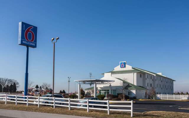 Motel 6 Dale, IN